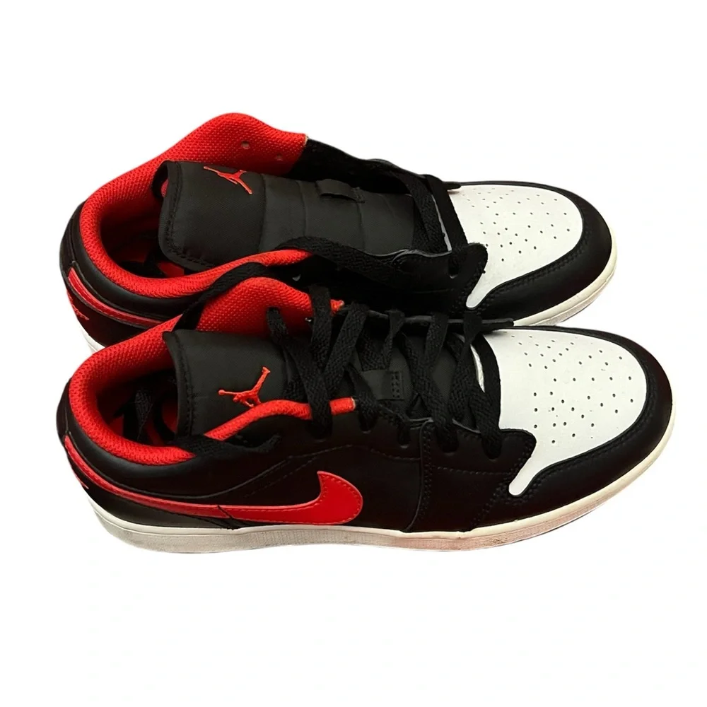 Nike Air Jordan Men's Black, Red, and White Sneakers